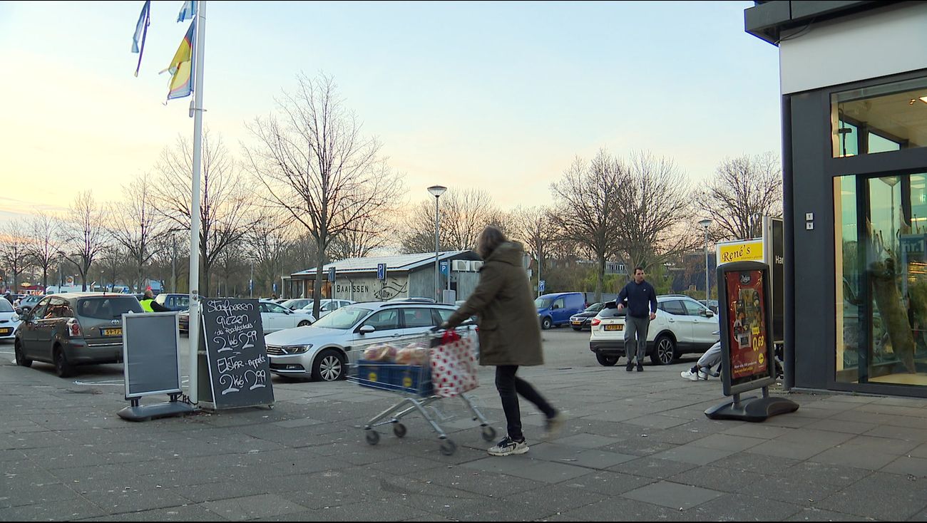 Nieuws - Ze verdwenen één voor één, maar nu zijn er weer genoeg winkelwagentjes: 'Gelukkig!'