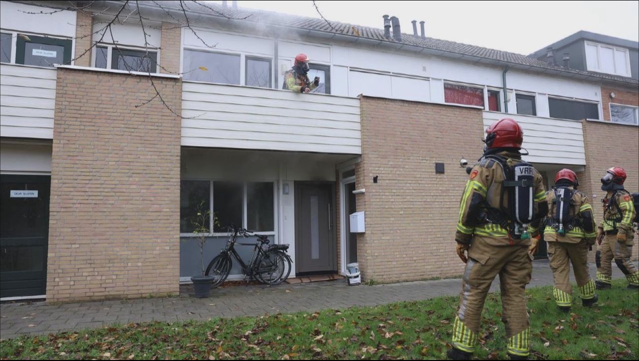 Nieuws - 32 huizen ontruimd na brand in benedenwoning op Urk