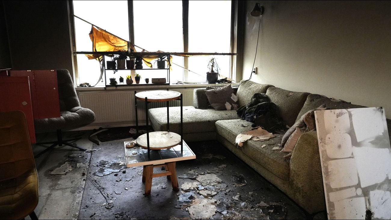 Nieuwsoverzicht 09/12 | Urkers verliezen woning na brand • Bedrijven in Lelystad gaan stroom delen