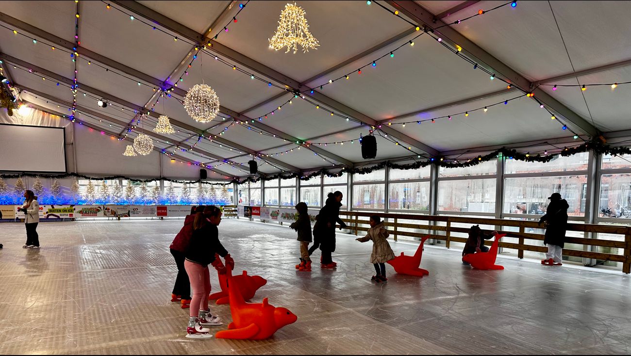 Nieuws - Na een jaar afwezigheid weer schaatsplezier in Almere Buiten