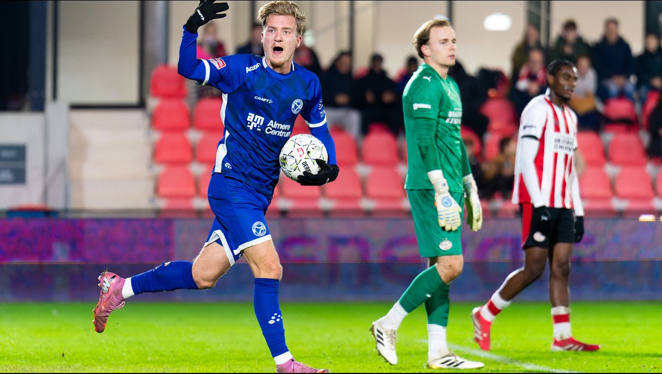 Sport - Almere City in slotfase langs Jong PSV: 2-3