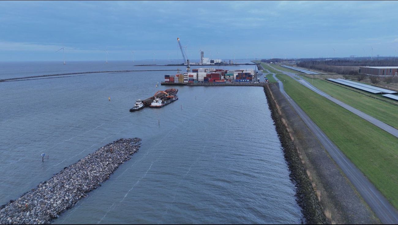 Nieuws - Proefterpen eerste stap in versterking van de IJsselmeerdijk