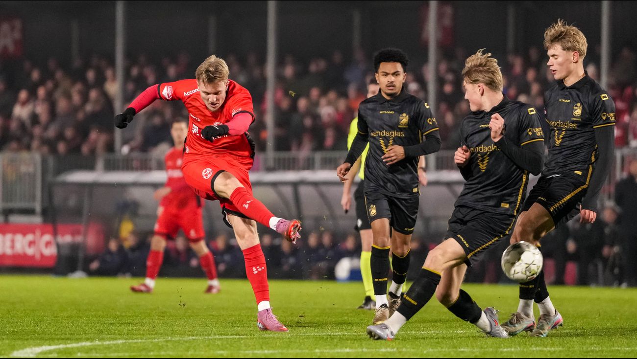 Sport - Live: Almere City FC - FC Emmen 4-1