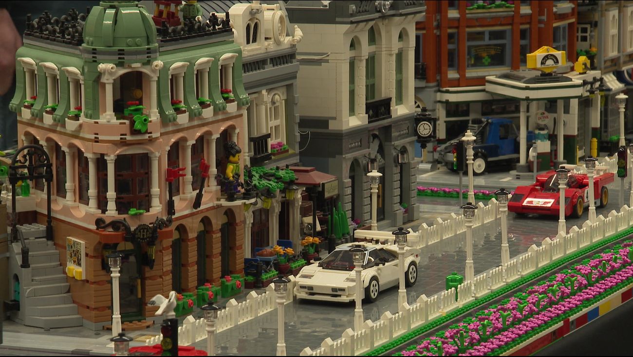 Duizenden liefhebbers bezoeken modelbouwbeurs: 'Ik gebruik geen drugs, mijn geld gaat op aan Lego'