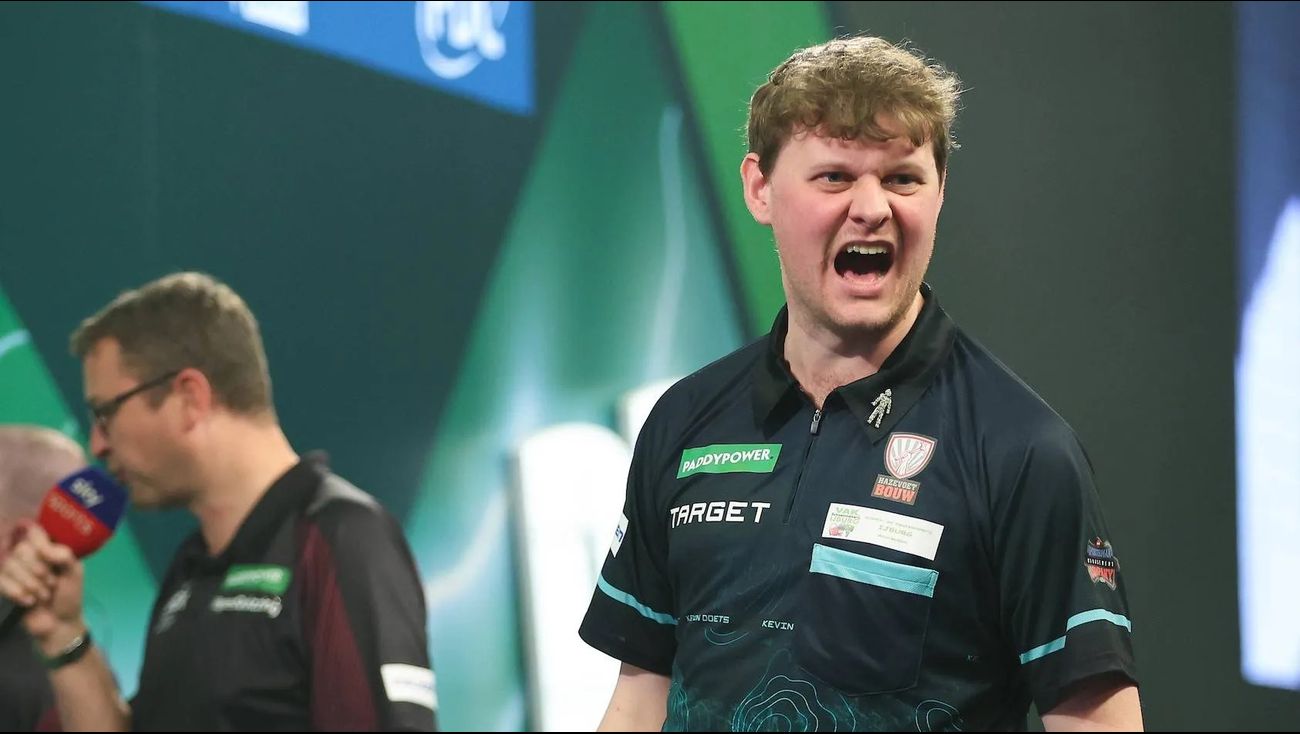 Sport - Almeerder Kevin Doets na thriller door naar achtste finale WK darts
