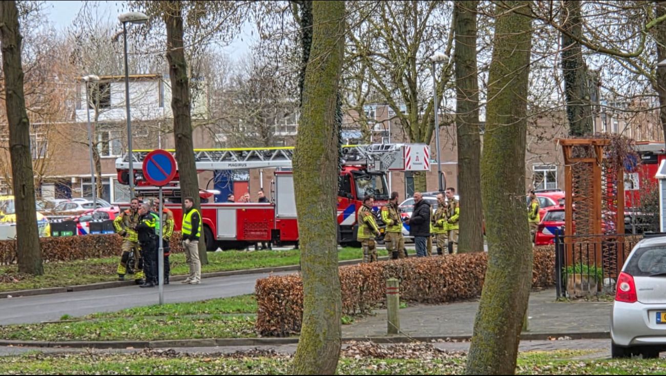 Nieuws - Verwarde man op dak appartementencomplex in Almere Haven