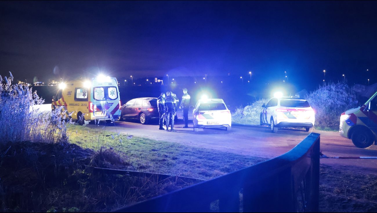 Nieuws - Traumaheli landt voor gewonde man in Almere, waarschijnlijk ongeluk met vuurwerk