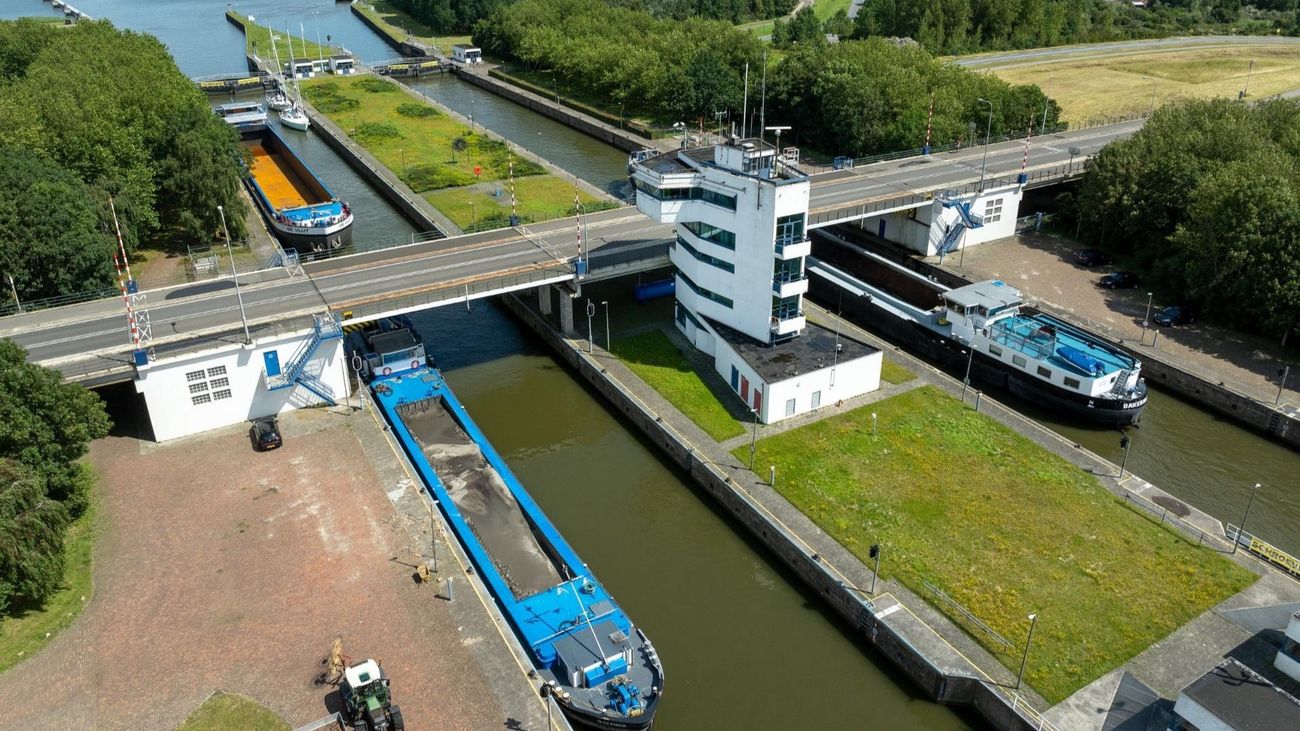 Komt er een noodbrug bij de Houtribdijk? Rijkswaterstaat onderzoekt de mogelijkheden