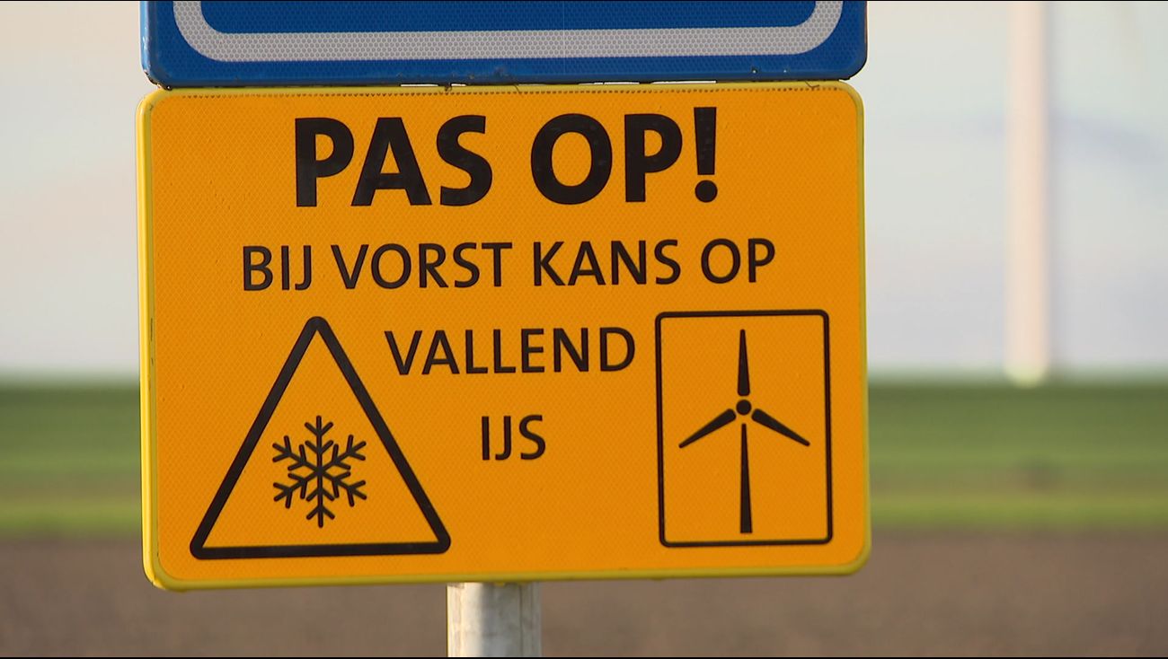 Nieuws - Waterschap waarschuwt voor vallende brokken ijs van windmolens