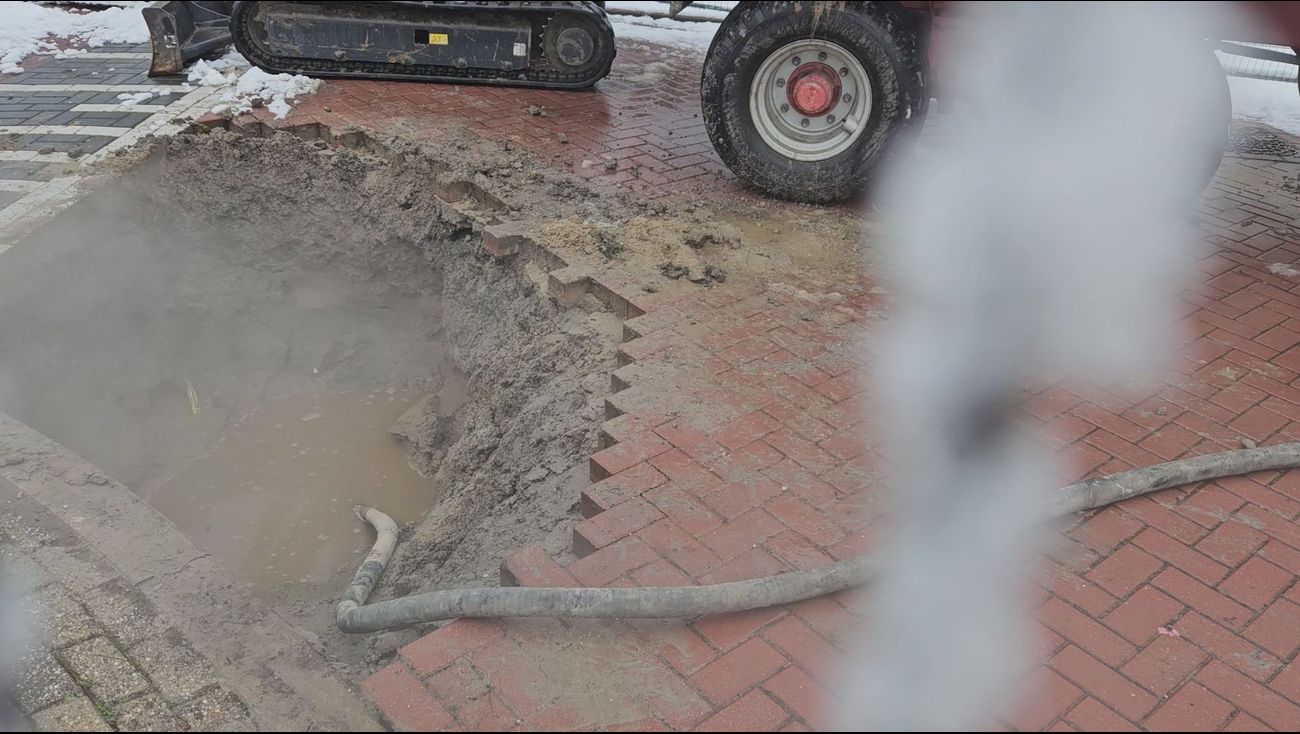 Nieuws - Tientallen Almeerse huizen tijdelijk zonder warmte door lek in stadsverwarming