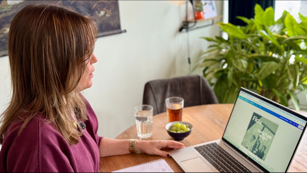 Nieuws - Juf Basti geeft online les en Nick doet eindpresentatie noodgedwongen vanuit huis