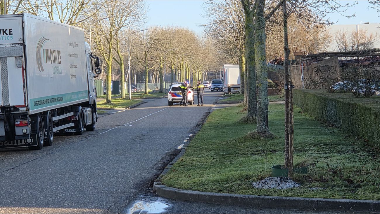 Nieuws - EOD onderzoekt verdacht voorwerp op Almeers bedrijventerrein De Vaart