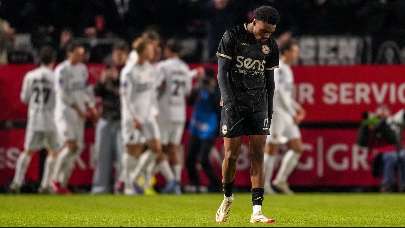 Sport - Almere City uitgeschakeld door Telstar in bekertoernooi: 1-3