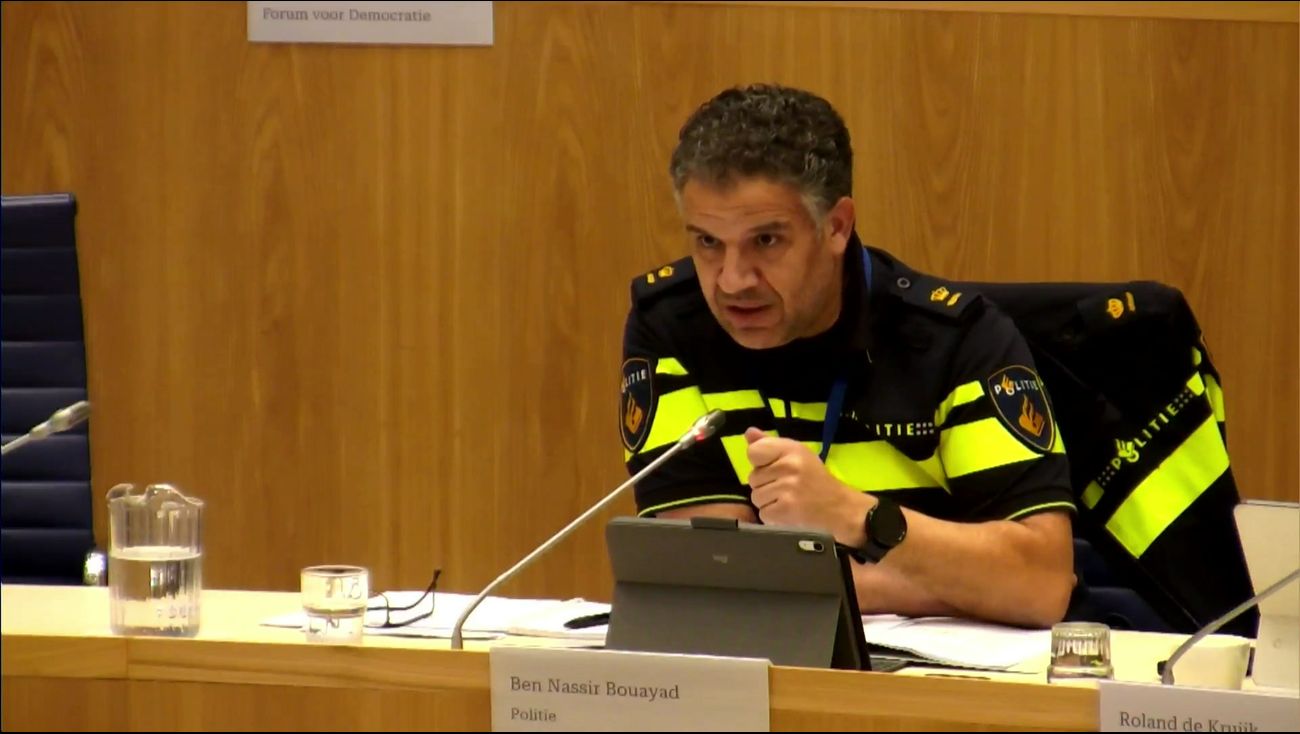 Nieuws - Lokbericht politie: vijftig jongeren reageren op oproep voor explosie