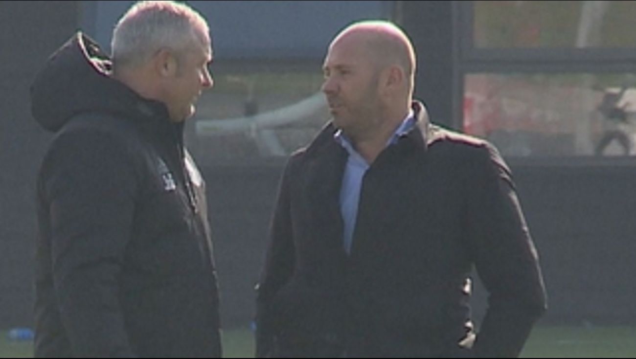 Sport - Oud-eigenaar Almere City wordt voorzitter RvC Ajax