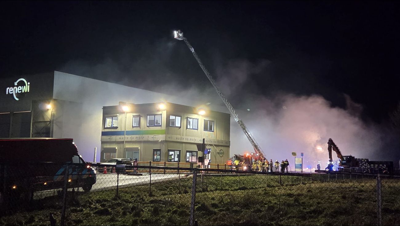 Nieuws - Brand bij afvalverwerker Renewi in Zeewolde
