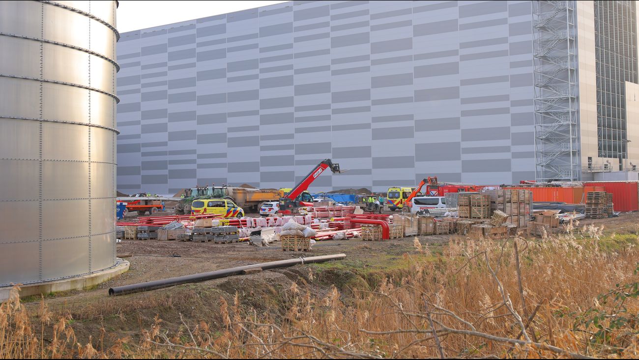 Nieuws - Bedrijfsongeval in Lelystad, traumahelikopter en andere hulpdiensten aanwezig