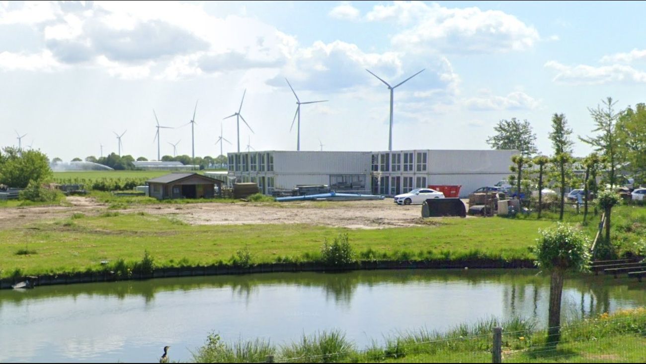 Nieuws - Omwonenden dagen huisvester van arbeidsmigranten in Dronten voor de rechter