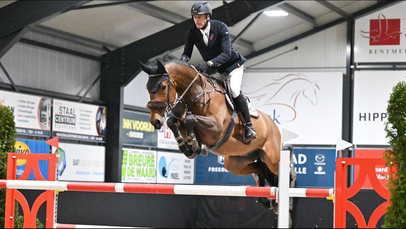 Sport - Deelname aan Indoor Dronten populair, 'We liepen extreem snel vol'