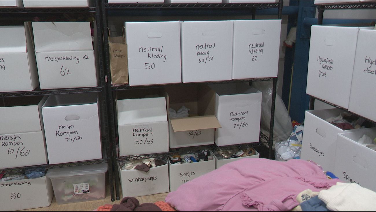 Nieuws - De Mama Bank helpt zo’n 200 gezinnen: 'We zeggen geen nee tegen koude babyvoetjes'