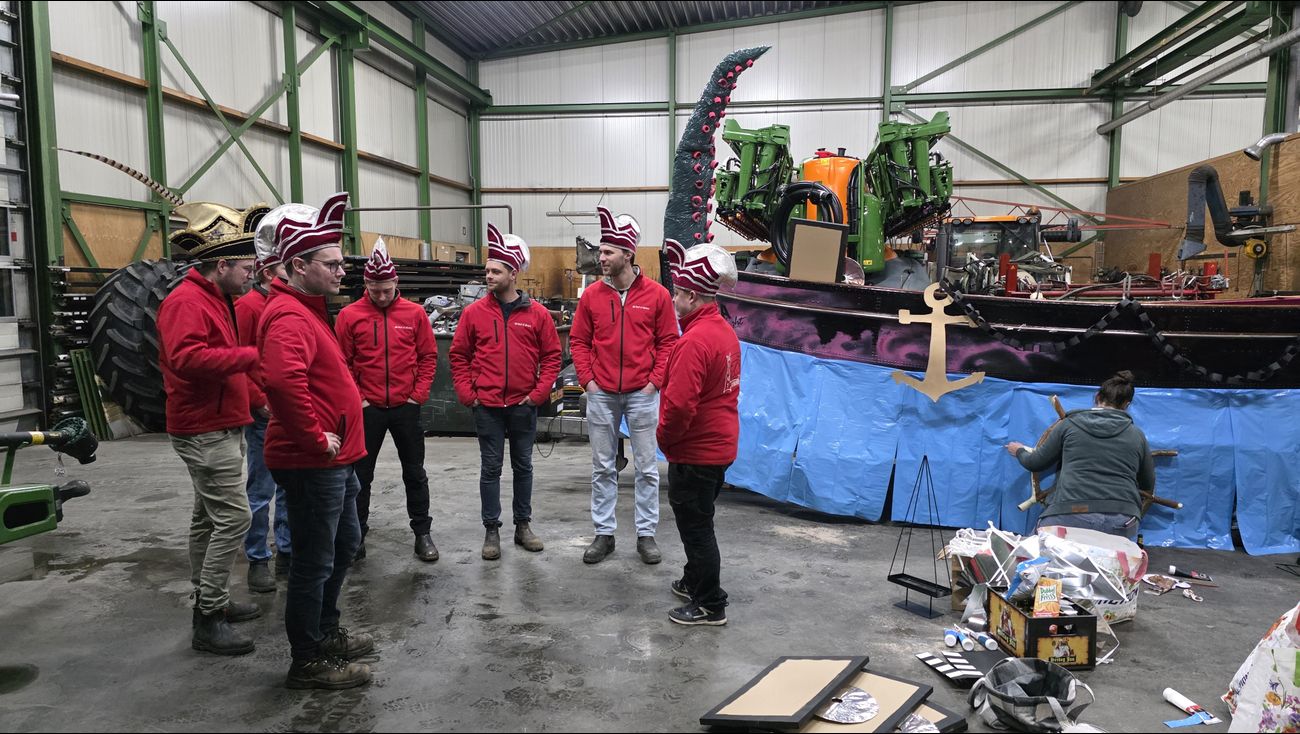 Nieuws - Bouwstress voor carnavalsoptocht Rutten, maar Prins Carnaval blijft relaxed