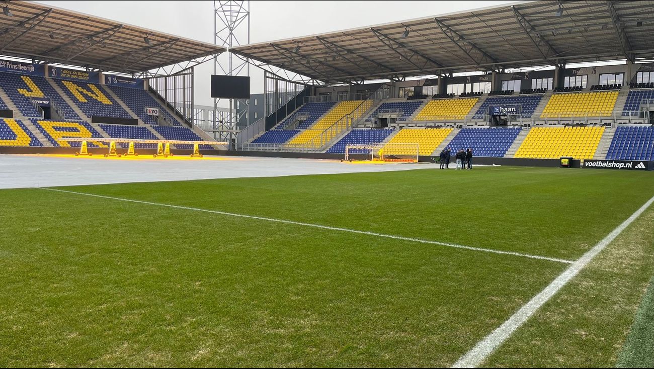 Sport - Wedstrijd Cambuur - Almere City over drie weken gespeeld