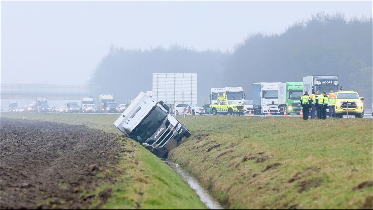 Nieuws - Twee voertuigen van de weg: ongelukken bij Rutten en A6 bij Bant