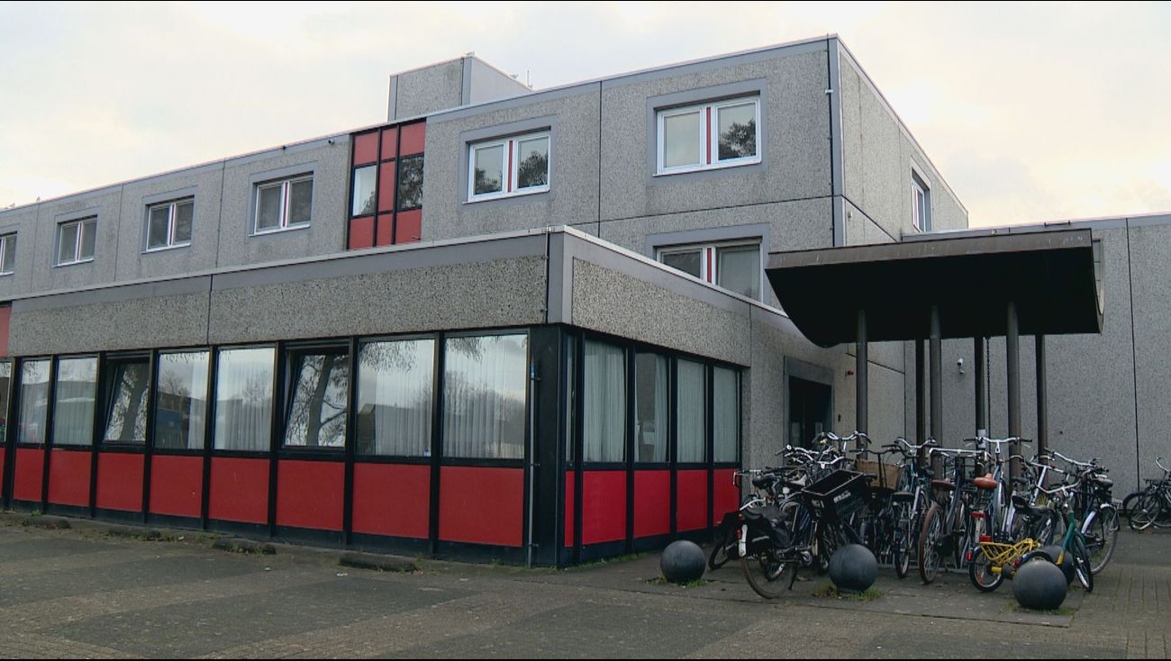 Nieuws - Asielzoekers kunnen jaar langer in oude brandweerkazerne blijven