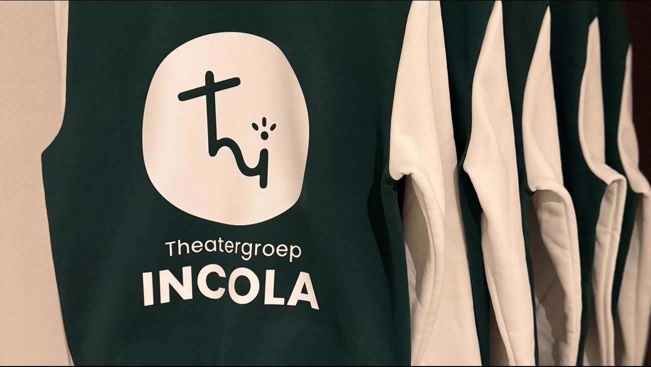 Gemist - Theatergroep Incola speelt 'Onze Straat' in Almere