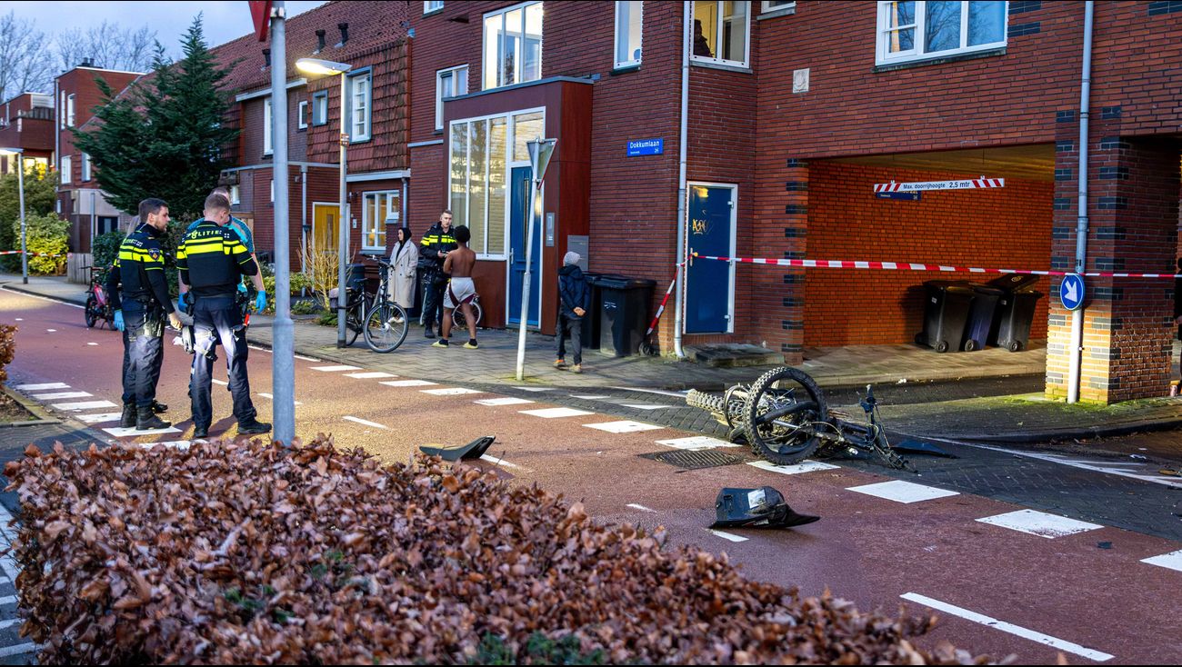 Nieuws - Bromfiets en auto betrokken bij aanrijding in Almere Stad