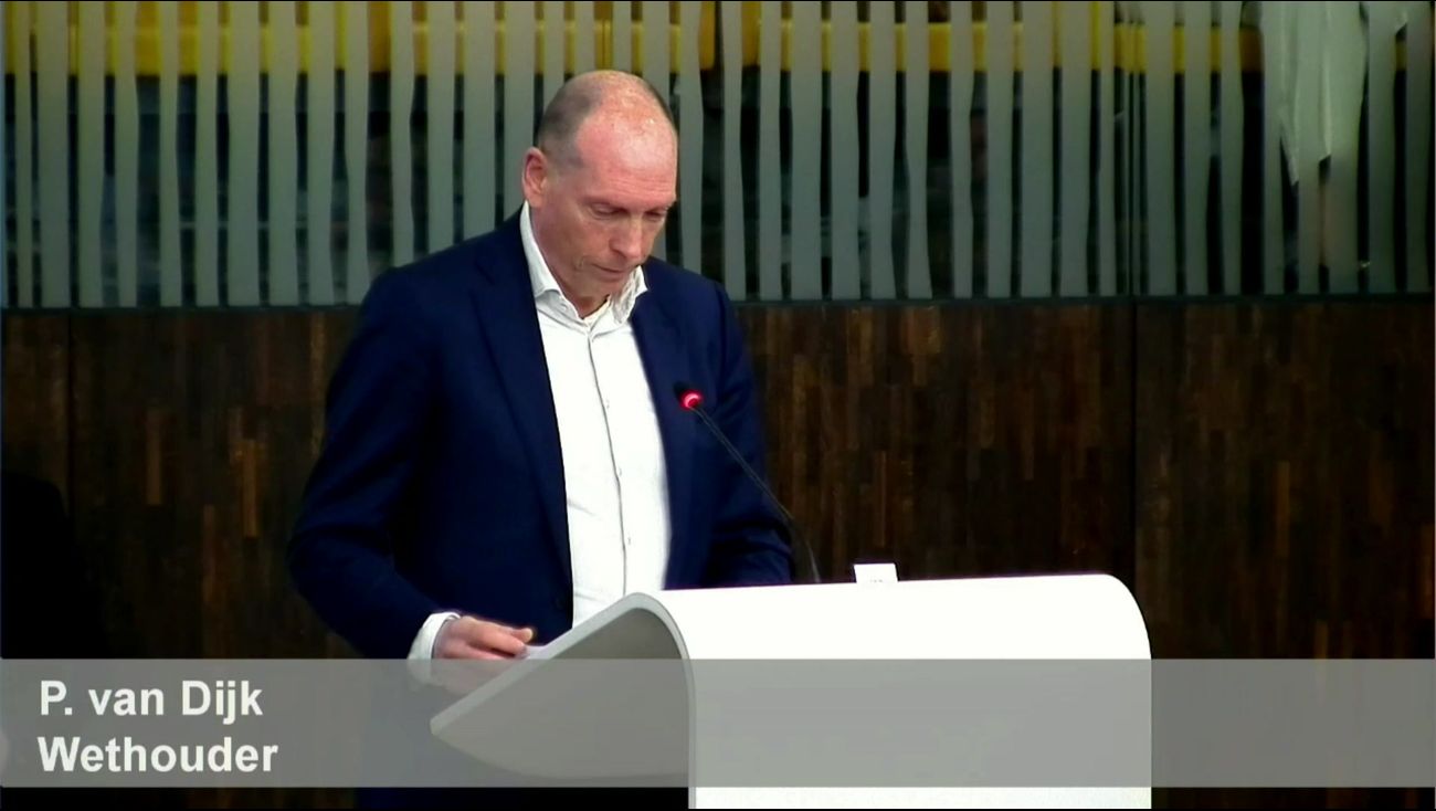 Nieuws - Extra gemeenteraad: Lelystadse wethouder Piet van Dijk stapt op