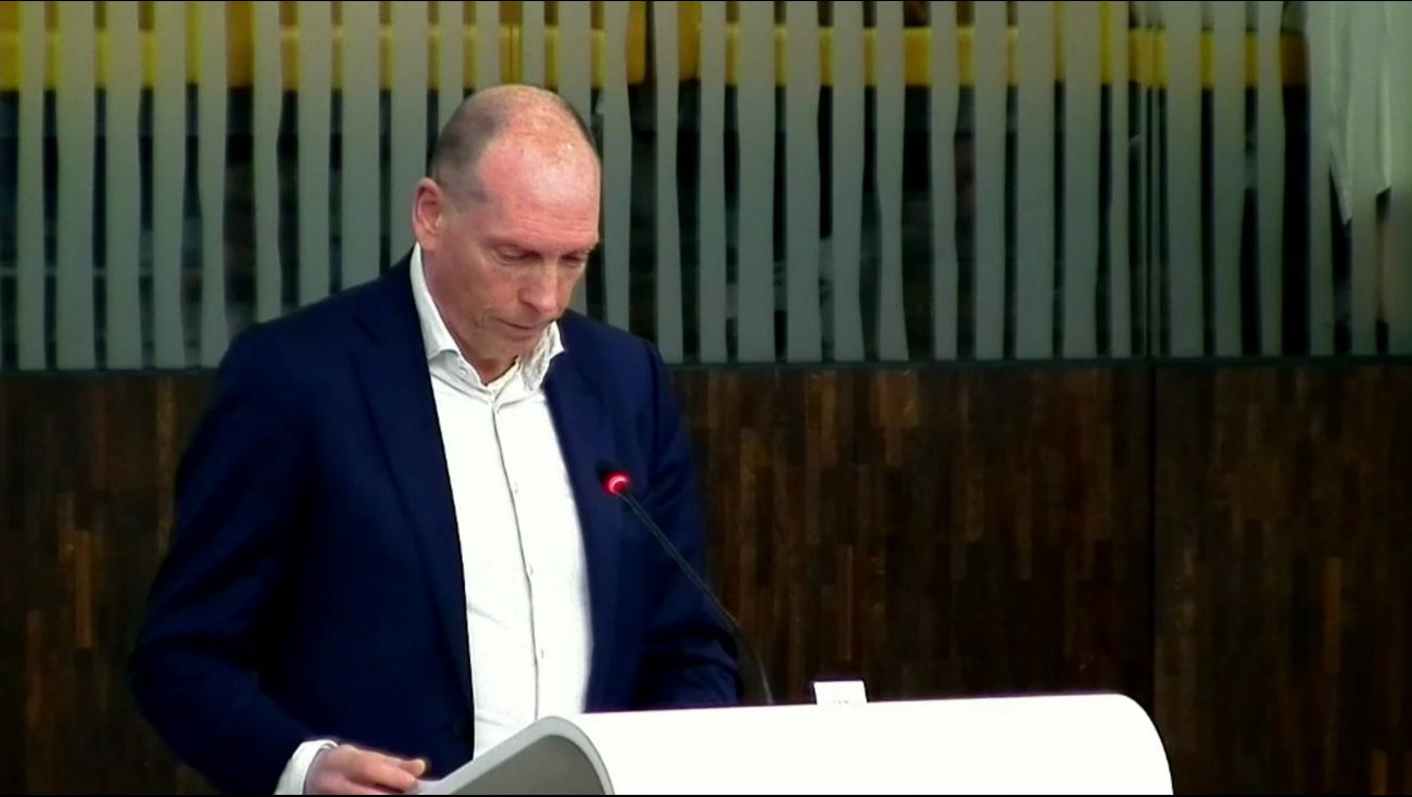 Nieuws - Extra raadsvergadering: Lelystadse wethouder Piet van Dijk stapt op
