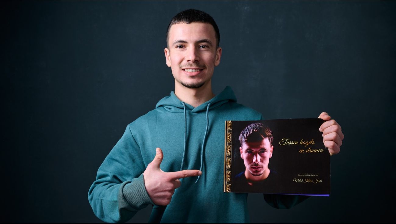 Gemist - Malik Khero Jirdo vluchtte naar Nederland en wordt nu misschien Mister Nederland