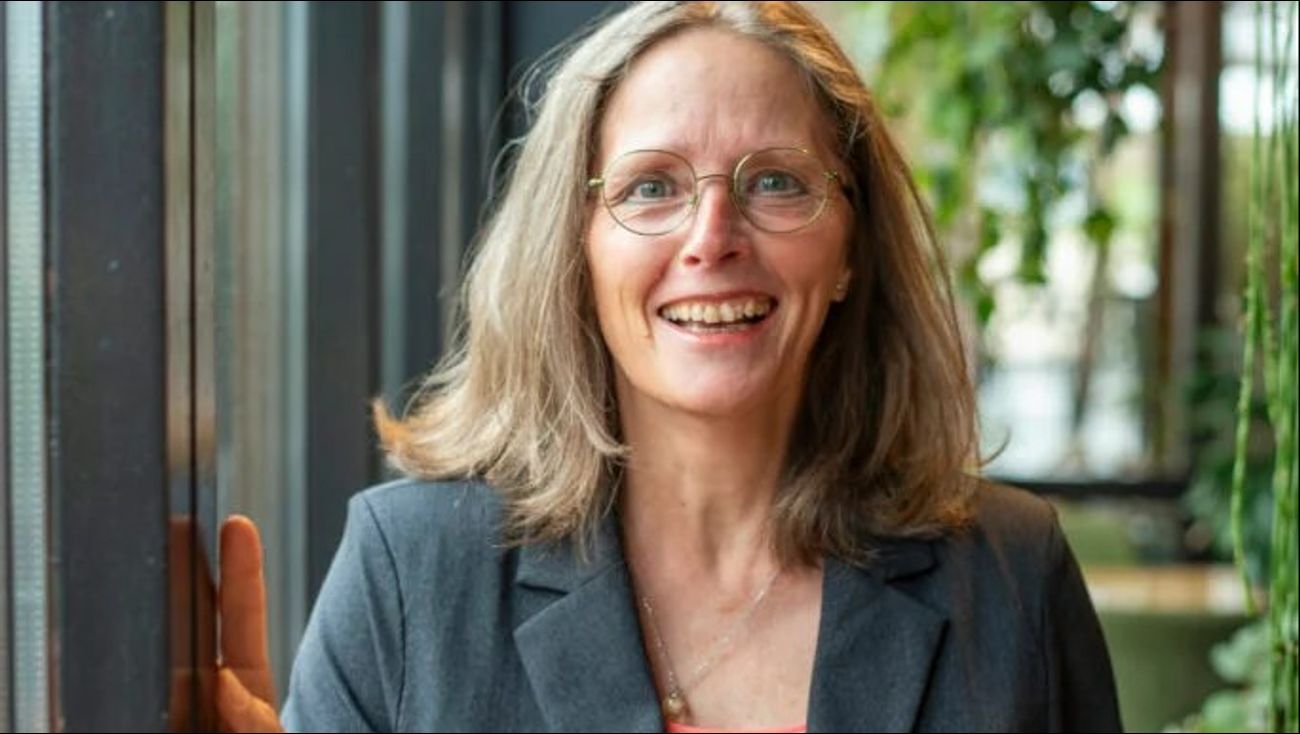 Nieuws - Niet Sam Sterk, maar Regina Blom wordt raadslid voor D66