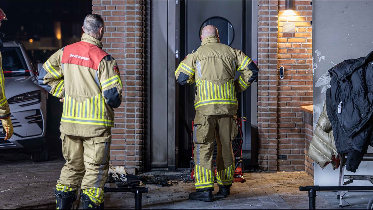 Nieuws - Explosie bij woning in Almere Poort, politie zoekt camerabeelden