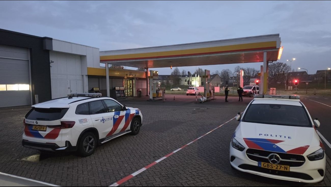 Nieuws - Overval op tankstation aan Rotterdamweg in Almere, medewerkster bedreigd met wapen