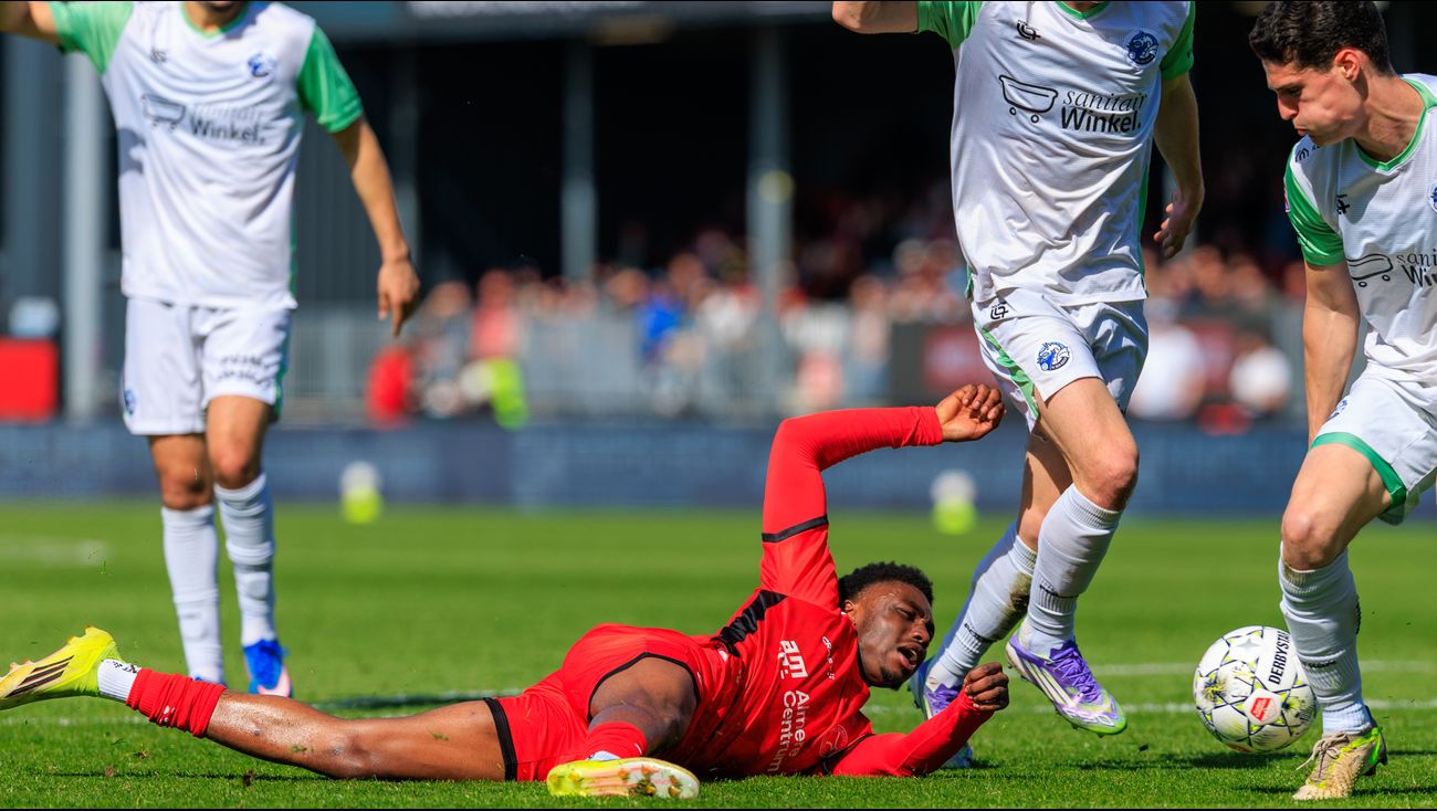 Sport - FC Den Bosch steelt de zege bij Almere City