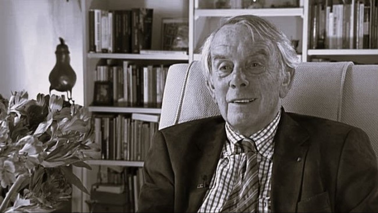 Nieuws - Eppo van Veldhuizen, eerste burgemeester van Dronten, op 92-jarige leeftijd overleden