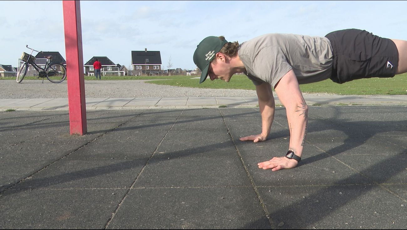 Sport - Bodybuilder met Crohn traint voor schone wedstrijd: 'Ik doe het voor mijn vader'