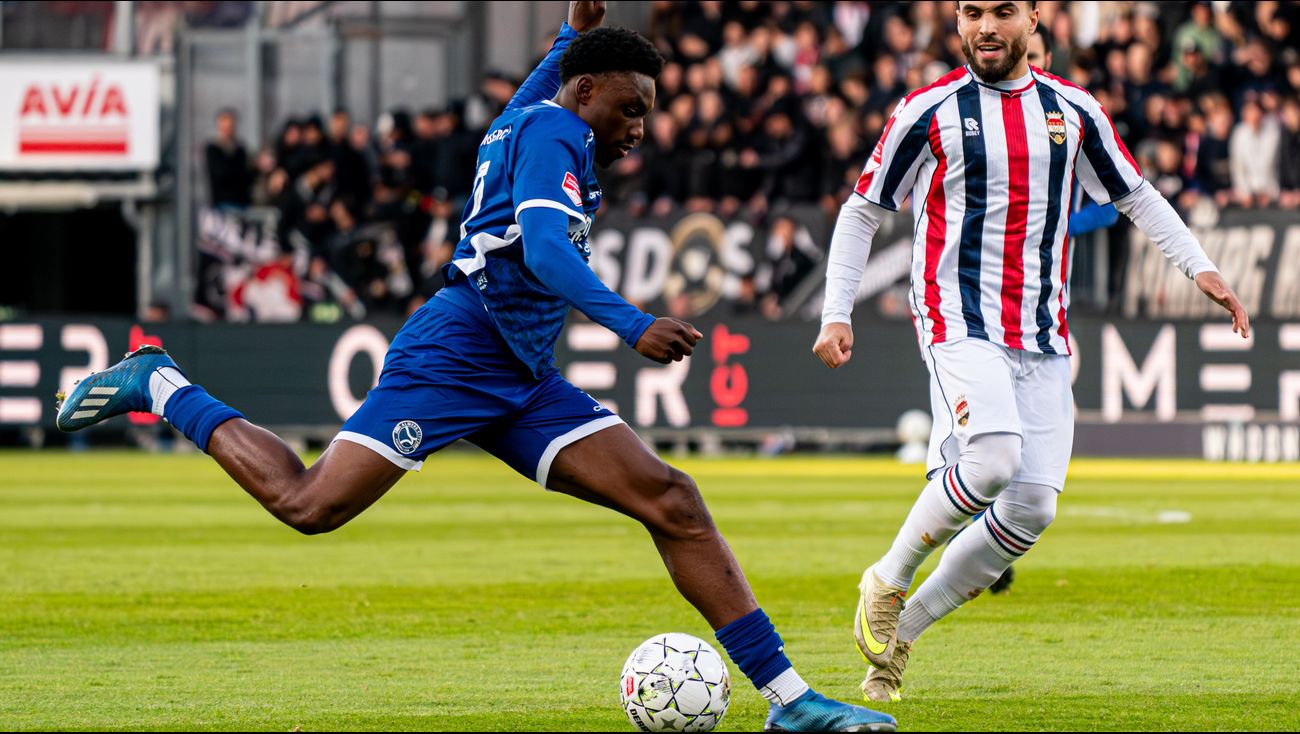 Sport - Play-offs: Almere City begonnen aan halve finale in Tilburg