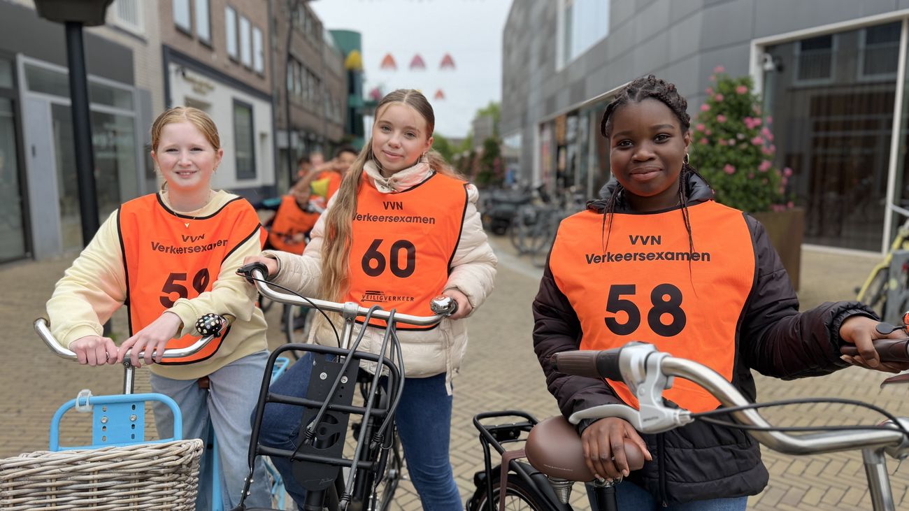 Nieuws - Bijna twintig jaar langs de route: Wilma helpt kinderen veilig door het verkeersexamen