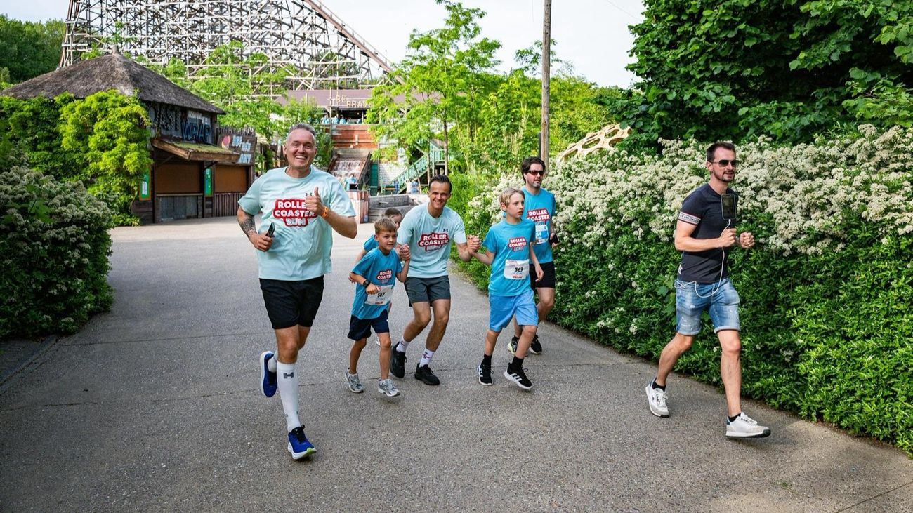 Honderden deelnemers halen recordbedrag op tegen kanker met hardlopen en achtbaanritjes maken