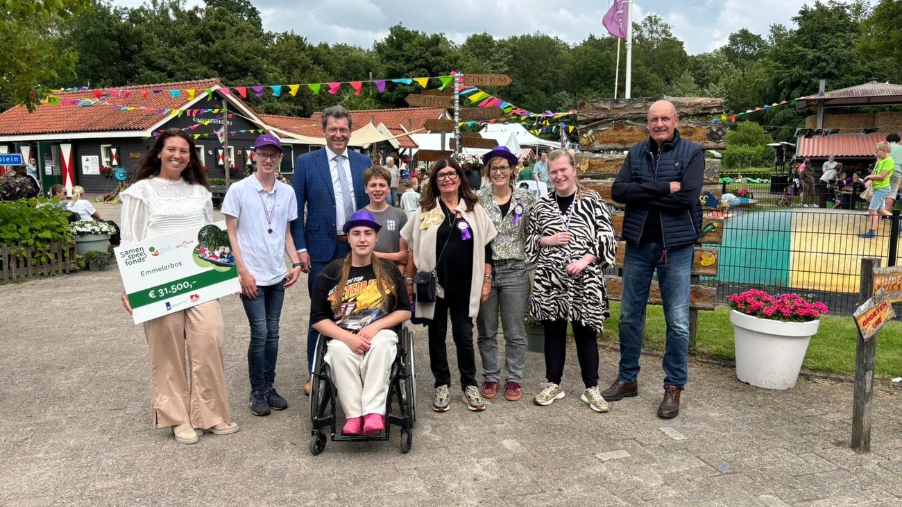 Gemist - Feest in Emmeloord! Kinderboerderij bestaat 25 jaar