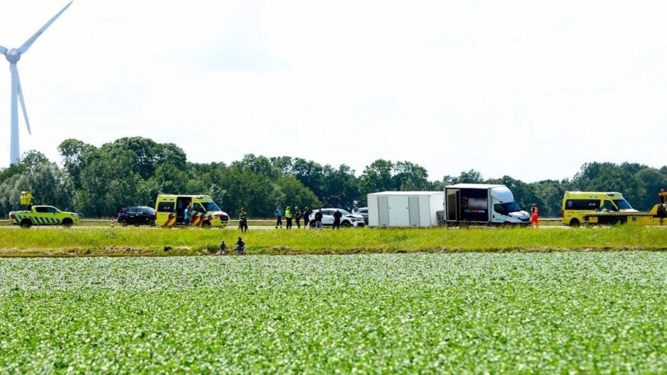 Nieuws - Pechgeval op vluchtstrook zorgt voor botsing op A6 bij Nagele, één gewonde