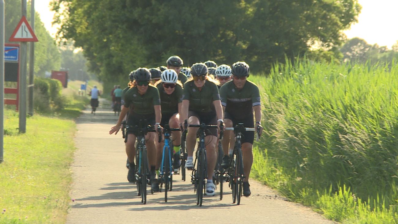 Sport - Wielervereniging Urk merkt dat wielersport groeit: 'Elk jaar nieuwe leden erbij'