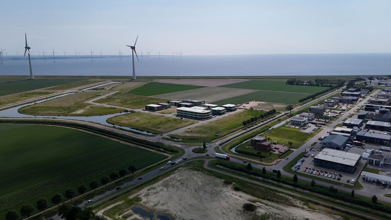 Vriesbedrijf Americold zwijgt over uitblijven nieuwbouw, toch start gemeente Urk met Energienet
