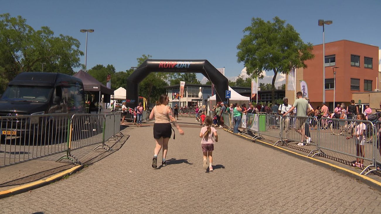 Nieuws - Honderden kinderen rennen zomervakantie tegemoet tijdens ScoolsOut Run