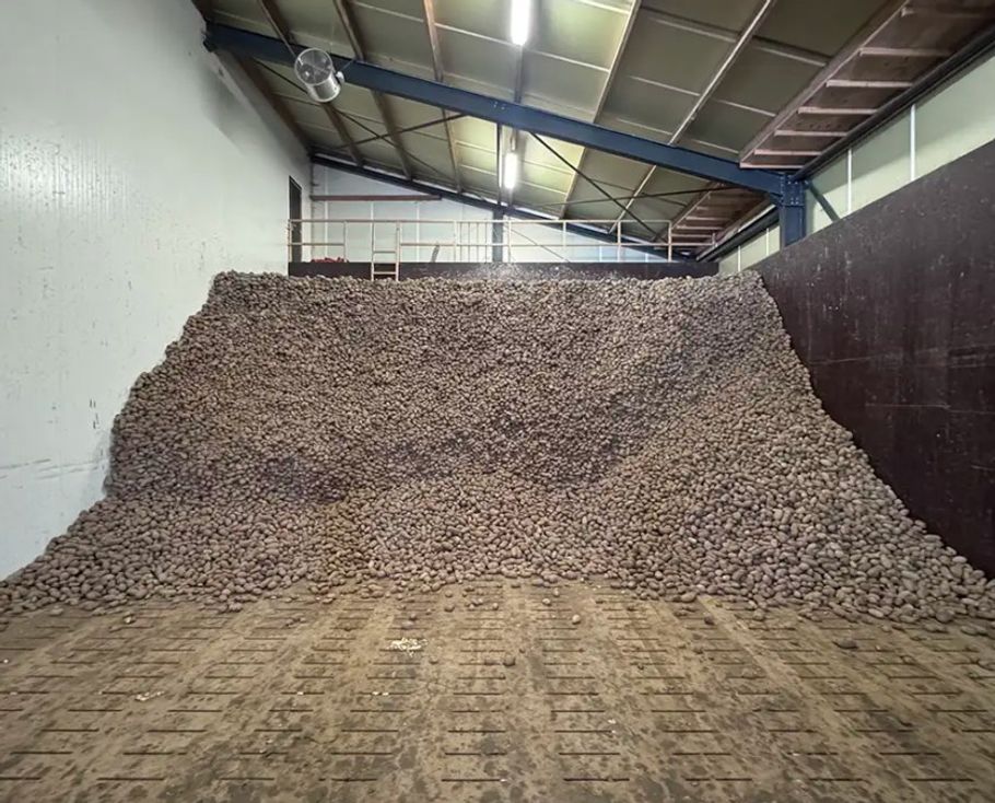 Gemist - Hoeveel kilo aardappelen liggen er in de schuur van Harry uit Swifterbant?