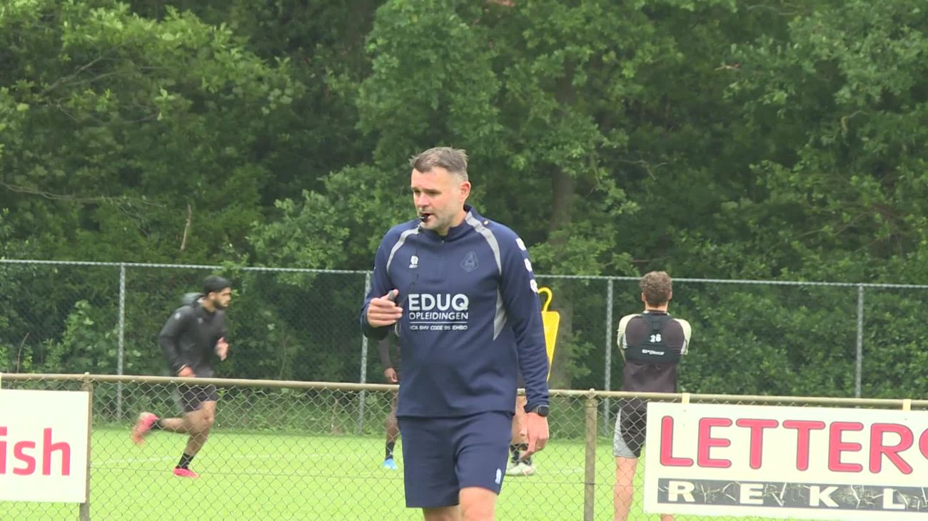 Sport - Voetbaltrainer Brugge zit op zijn plek bij Telstar: 'Geweldige mensen hier'