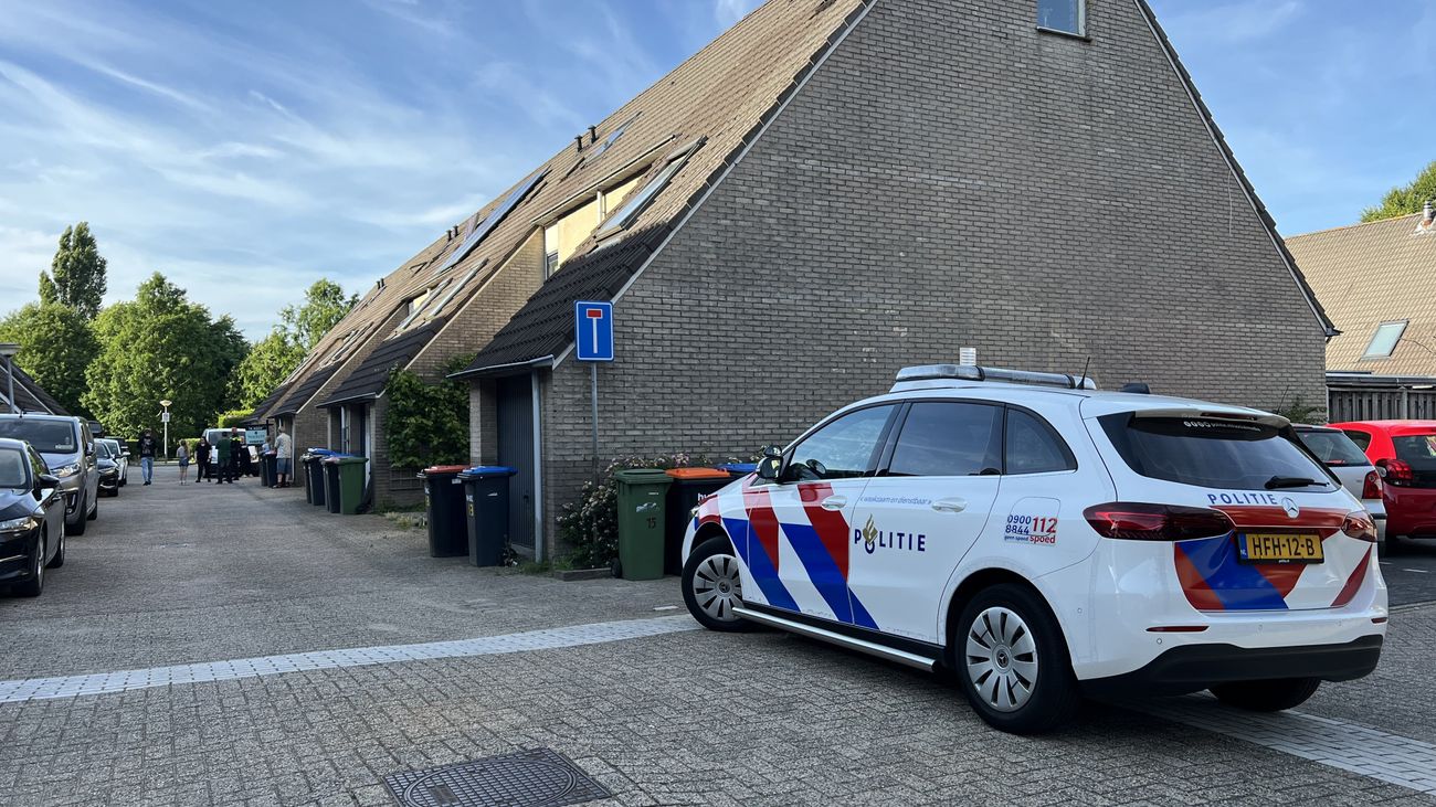 Nieuws - Mogelijk steekincident bij woning, verdachte ervandoor